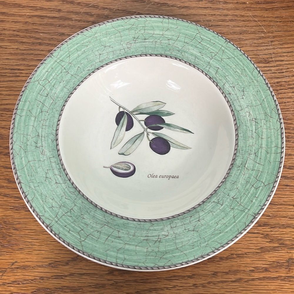 Wedgwood “Sarah’s Garden” Bowl Olea Europaea Olives